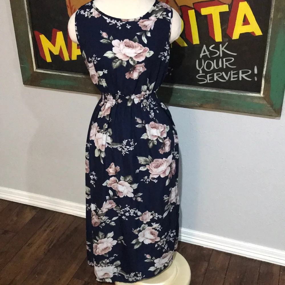 Vintage Floral Sleeveless Maxi Dress
